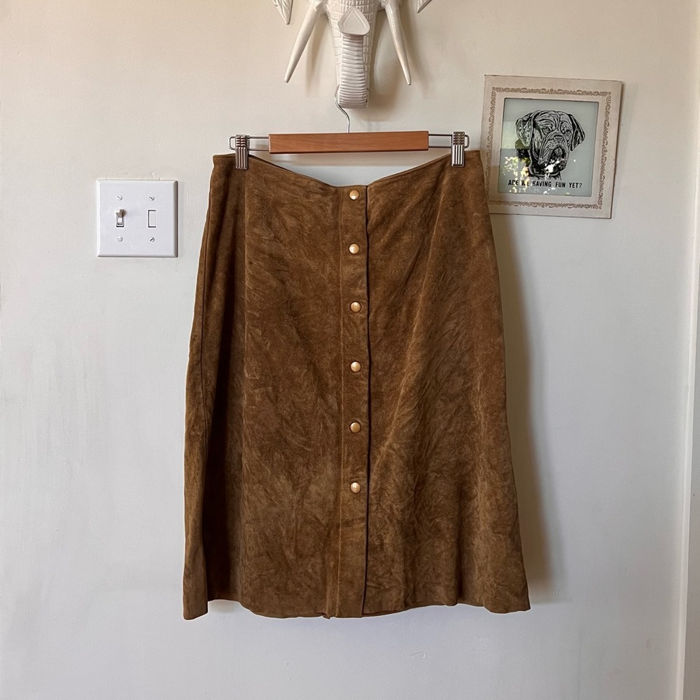 vintage banana republic • 100% genuine leather tan suede midi skirt